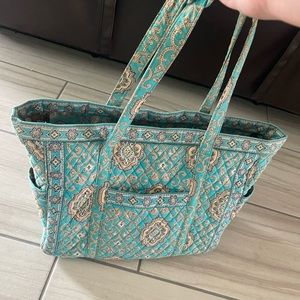 Vera Bradley get carried away tote bag in pattern Totally Turquoise